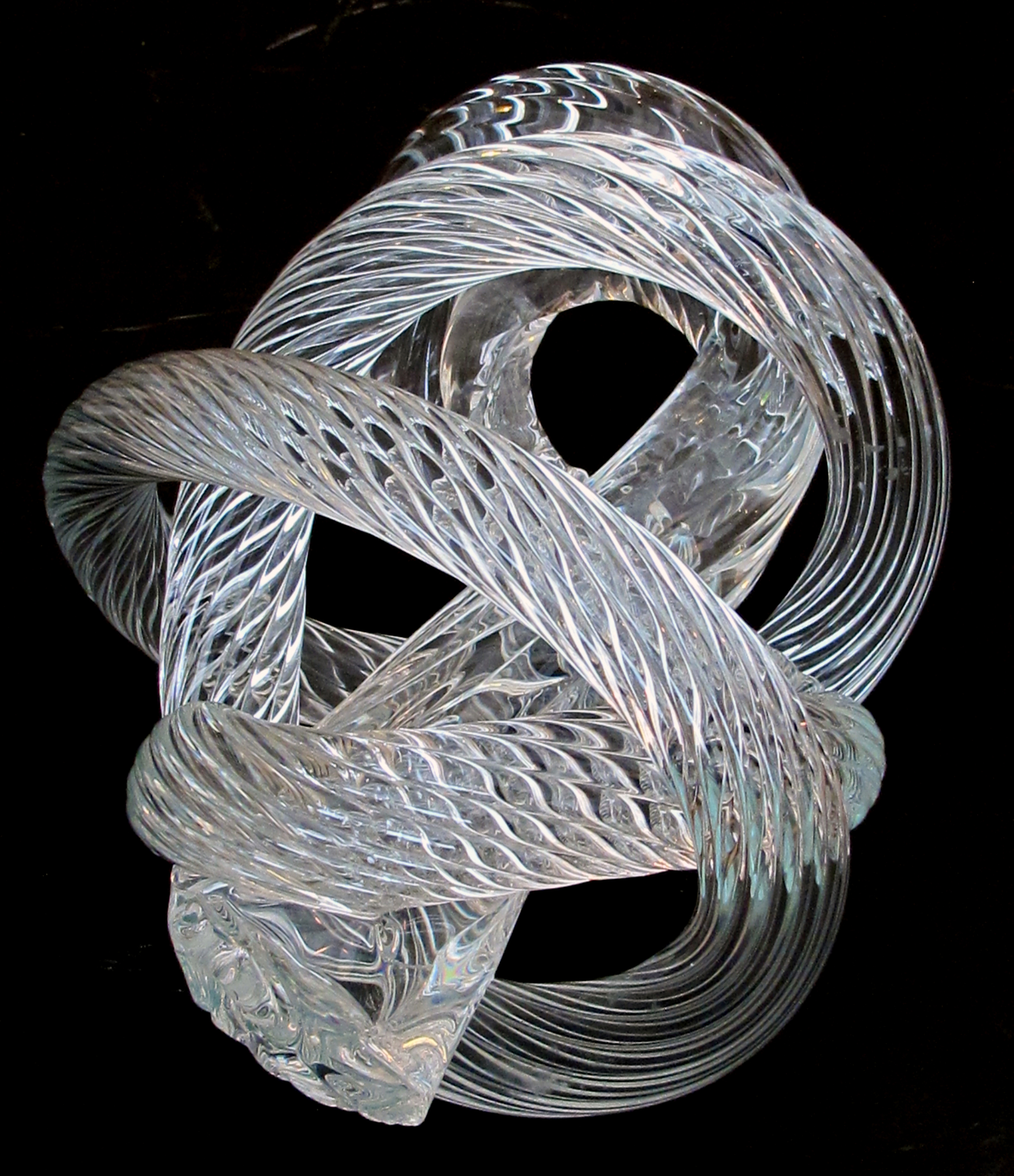 a wellcrafted and heavy glass rope knot by Fusion Z Glassworks; with