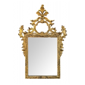 Well-carved English George II Style Giltwood Mirror with Dramatic Crest