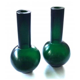 Thickly-modeled Pair of Chinese Emerald Green Peking Glass Vases