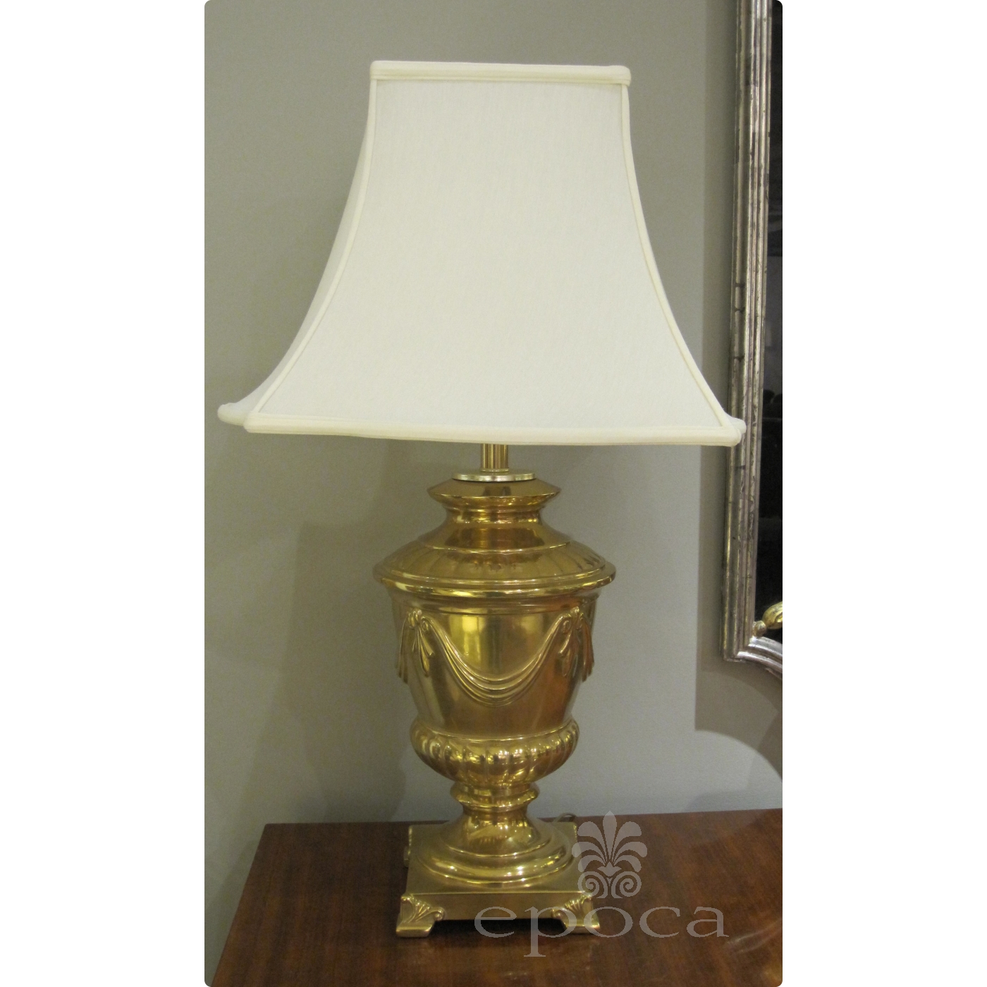 A Good Quality Pair Of American 1960 S Frederick Cooper Campagna Lamps Epoca Pair Of American 1960 S Frederick Cooper Campagna Form Solid Brass