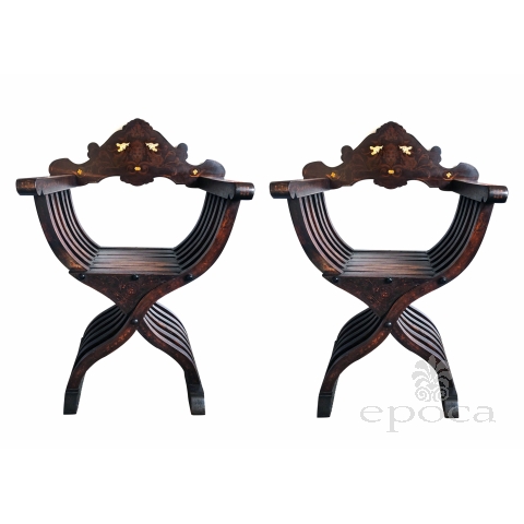 Fine Quality Pair of Florentine Walnut and Bone Inlaid Savonarola X-frame Chairs with Medici Crest 
